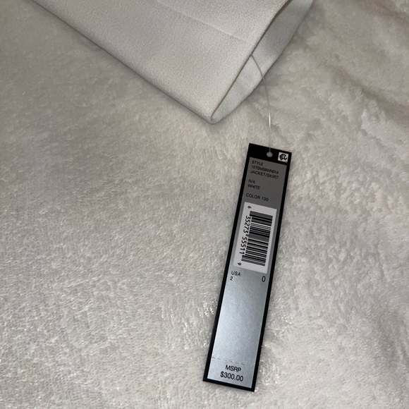 Tahari White Blazer and Skirt Set belted - Picture 12 of 16